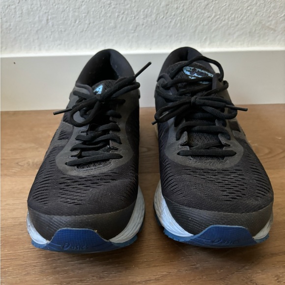 Asics Shoes - ASICS women’s size 11 black running sneaker.
